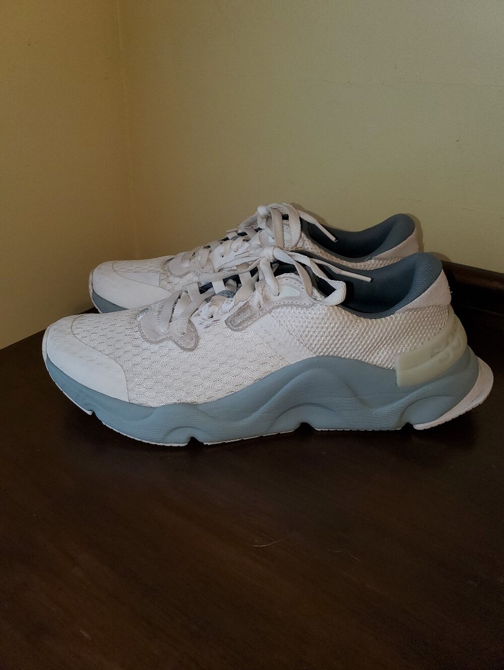 Sorel Kinetic RNEGD Athletic Shoes  Sneakers Sz 10